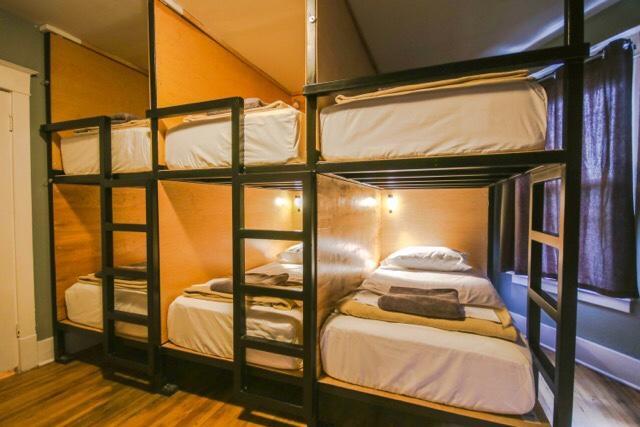 Honeycomb Hostel Канзас-Сити Экстерьер фото